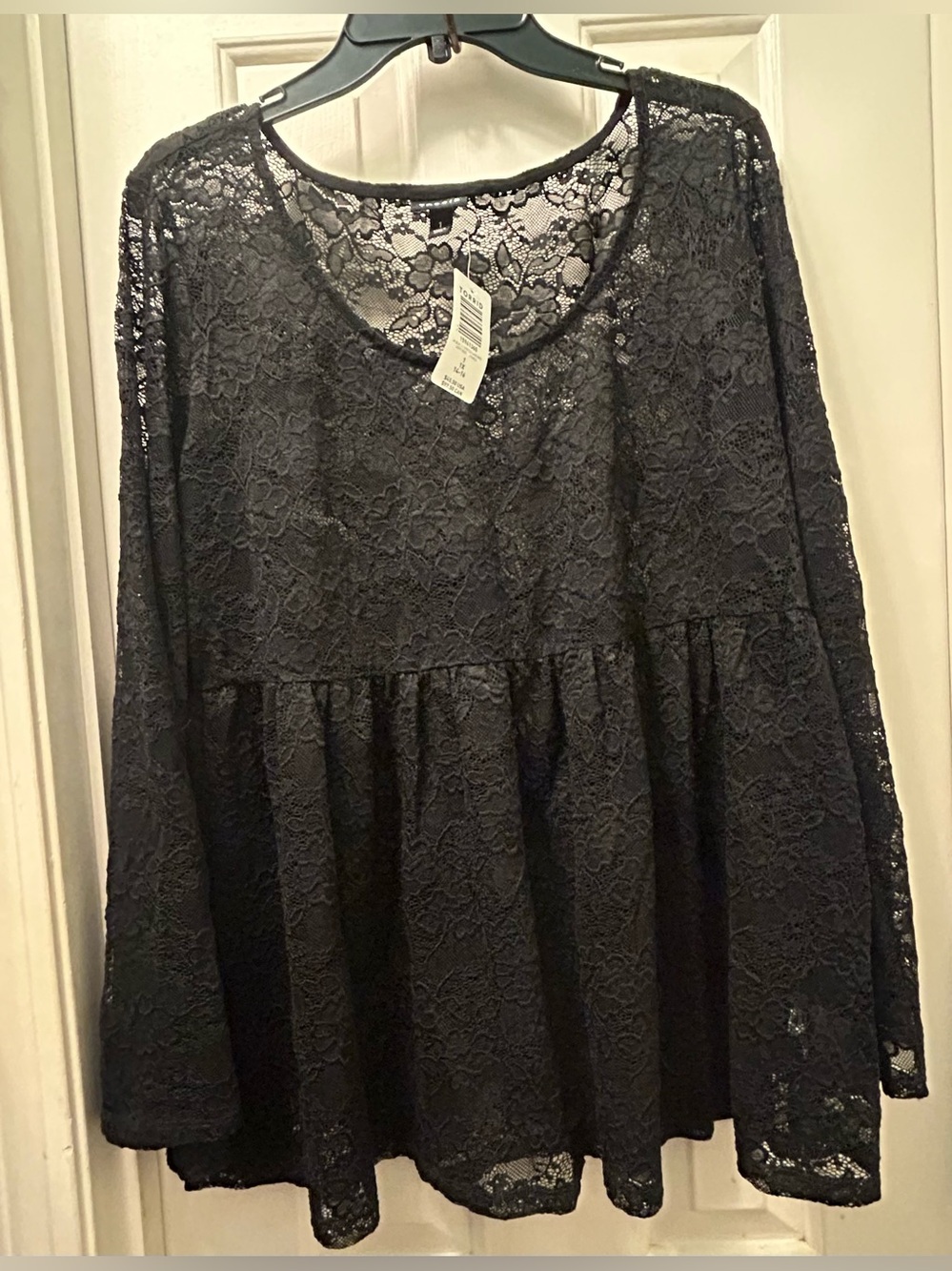 NWT Torrid  Lace Peplum Bell Long-witchy goth dark academia Sleeve Top